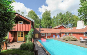 3 Bedroom Cozy Home In Hillared Hillared